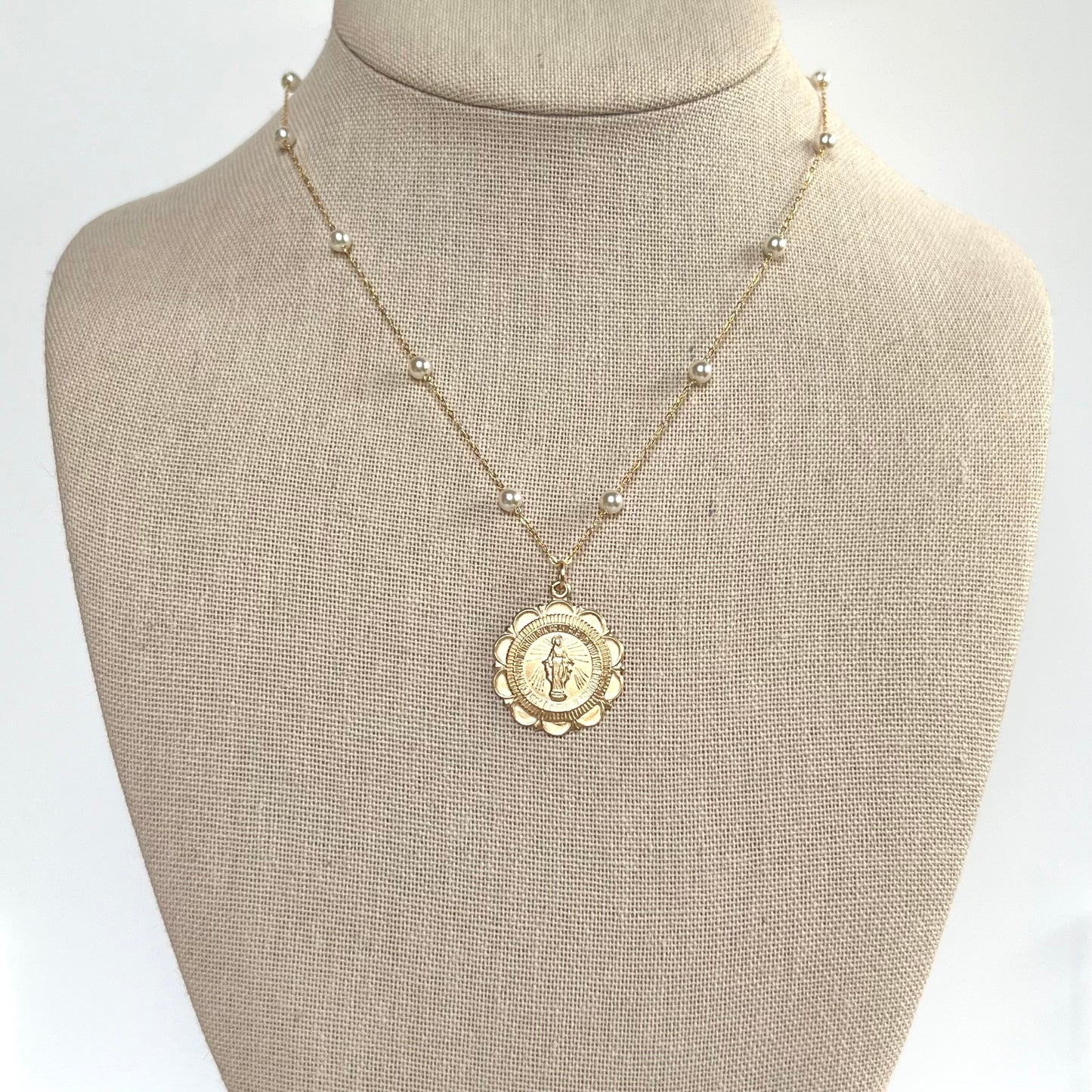 Scalloped Miraculous & Pearl Necklace