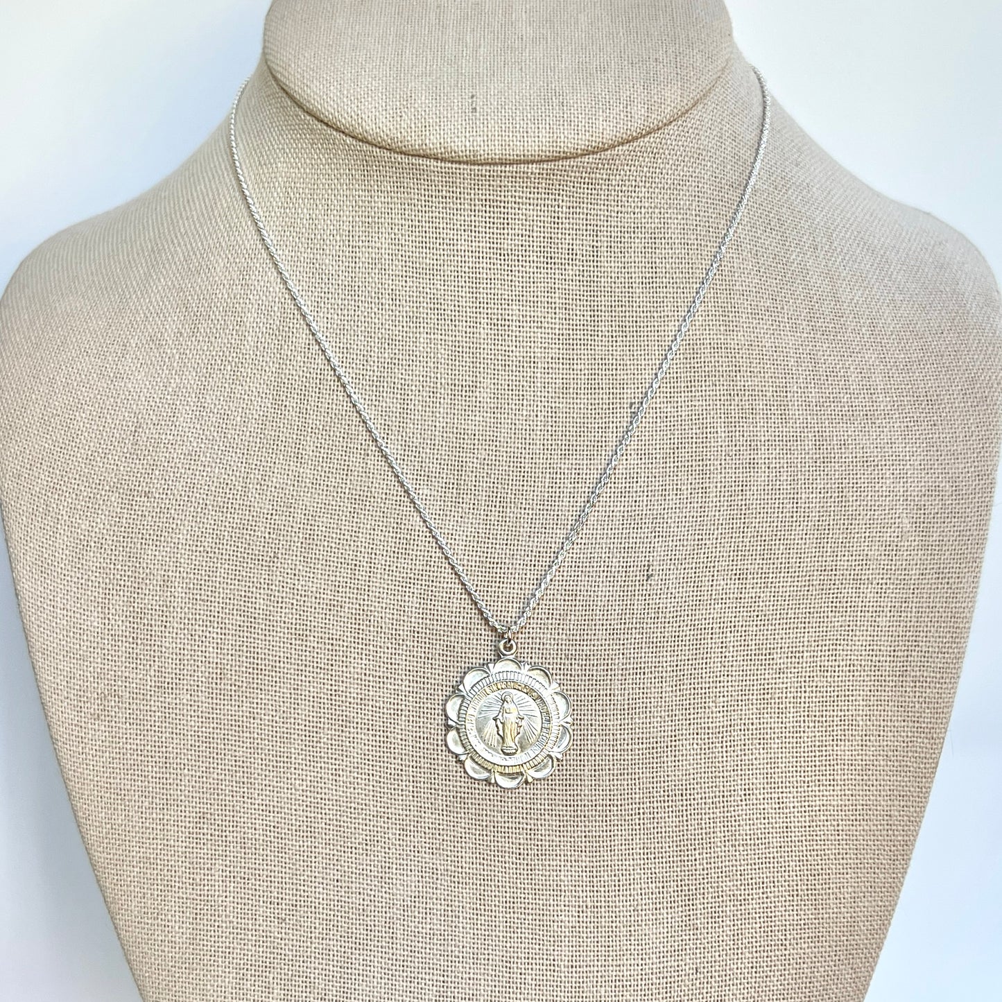 Scalloped Miraculous Medal Simple Chain- Sterling Silver
