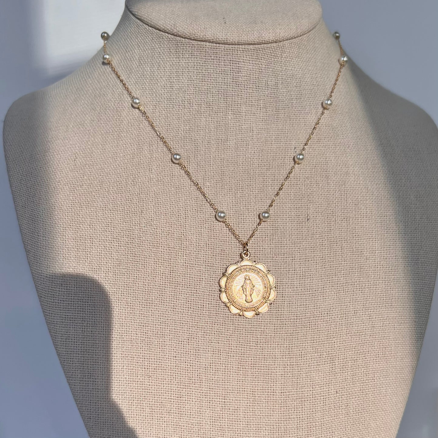 *NEW* Scalloped Miraculous & Pearl Necklace